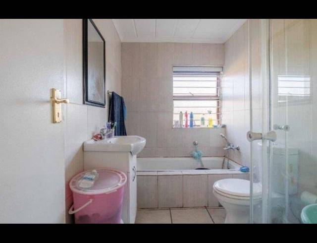 2 BEDROOM HOUSE FOR SALE IN KEW